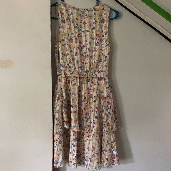 Very beautiful Banana Republic! Size 0 - Picture 3 of 3